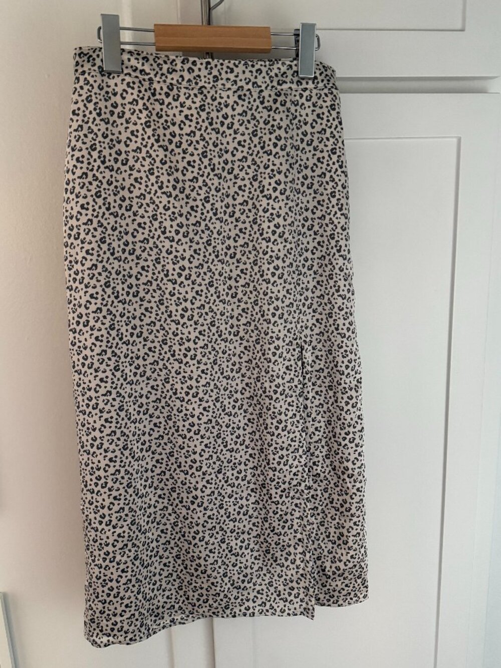 Abercrombie & Fitch Casual Leopard Print Skirt Medium